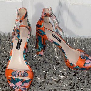 Nine West Floral Size 8 Block Heels